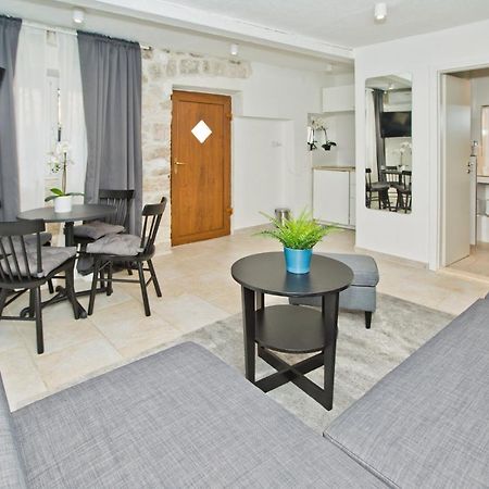 Apartment And Studios Happy Place هفار المظهر الخارجي الصورة