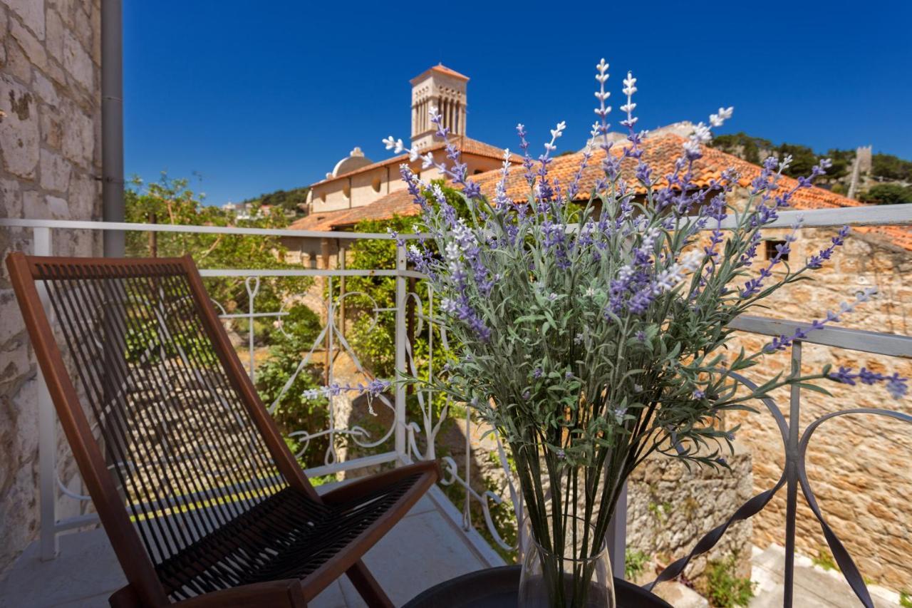 Apartment And Studios Happy Place هفار المظهر الخارجي الصورة
