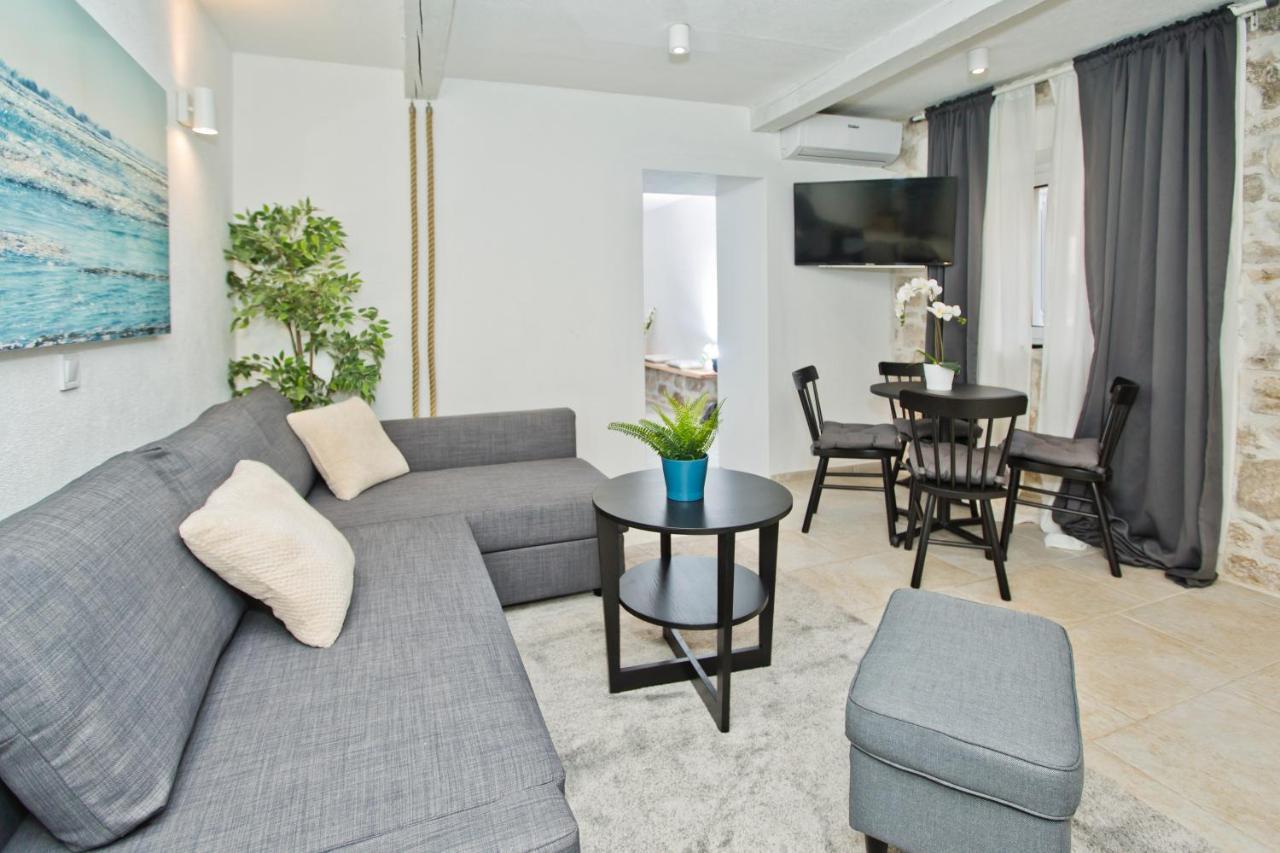 Apartment And Studios Happy Place هفار المظهر الخارجي الصورة