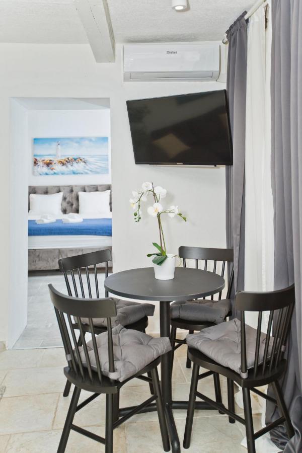 Apartment And Studios Happy Place هفار المظهر الخارجي الصورة
