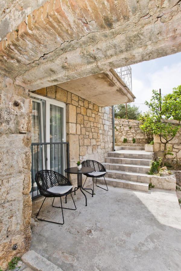Apartment And Studios Happy Place هفار المظهر الخارجي الصورة