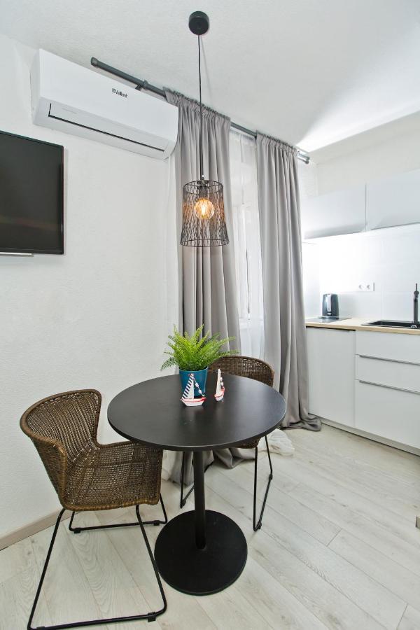 Apartment And Studios Happy Place هفار المظهر الخارجي الصورة